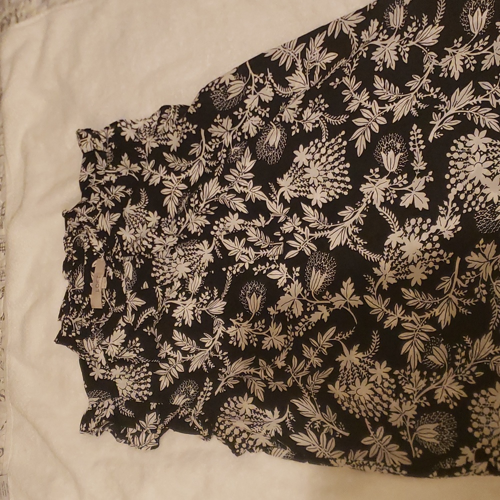 Ruffle neck top